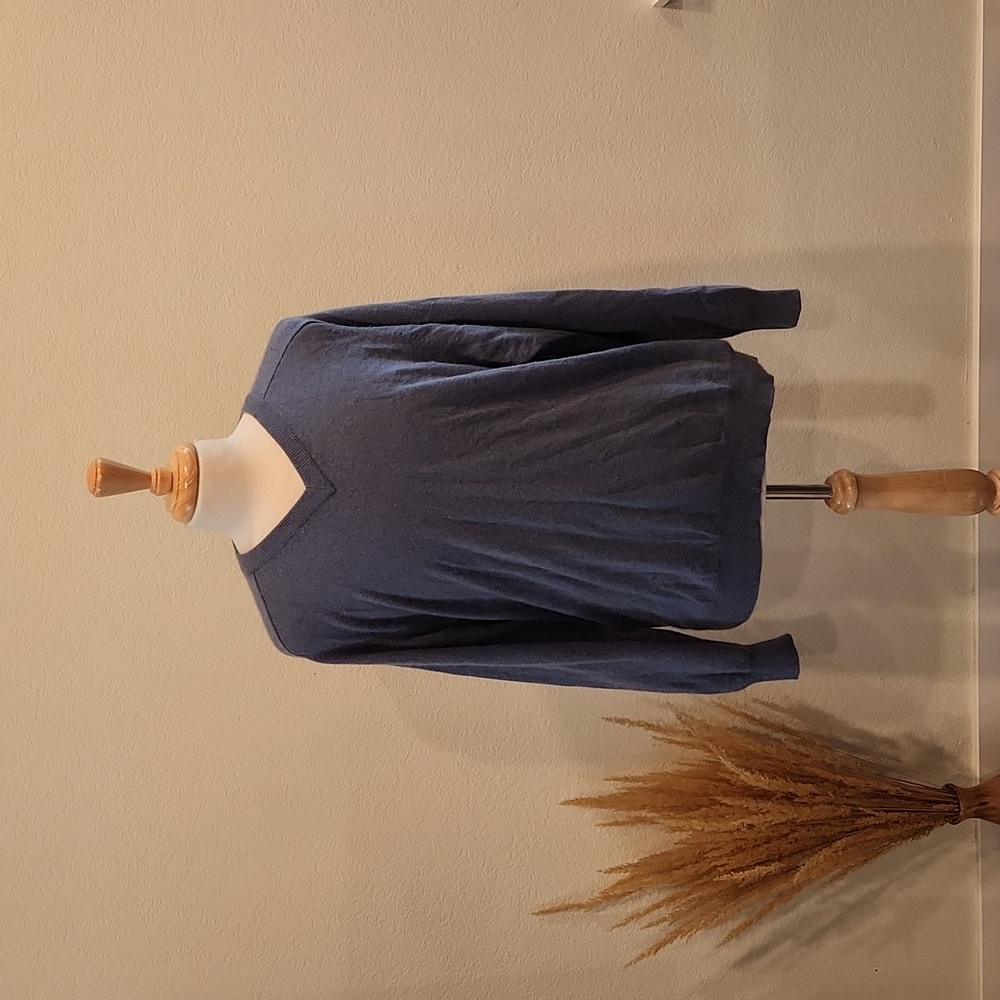 Daniel Bishop Cashmere V-neck Sweater